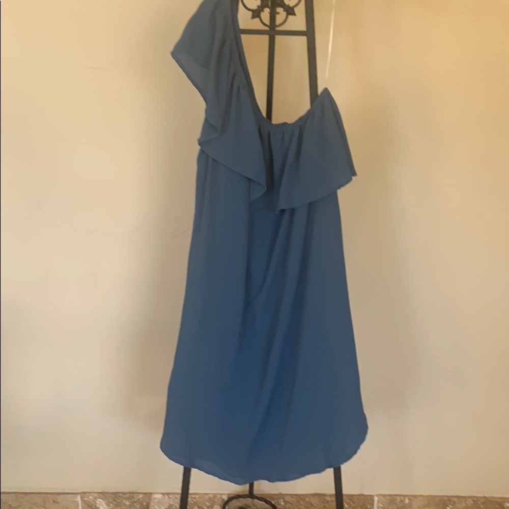 One shoulder dress